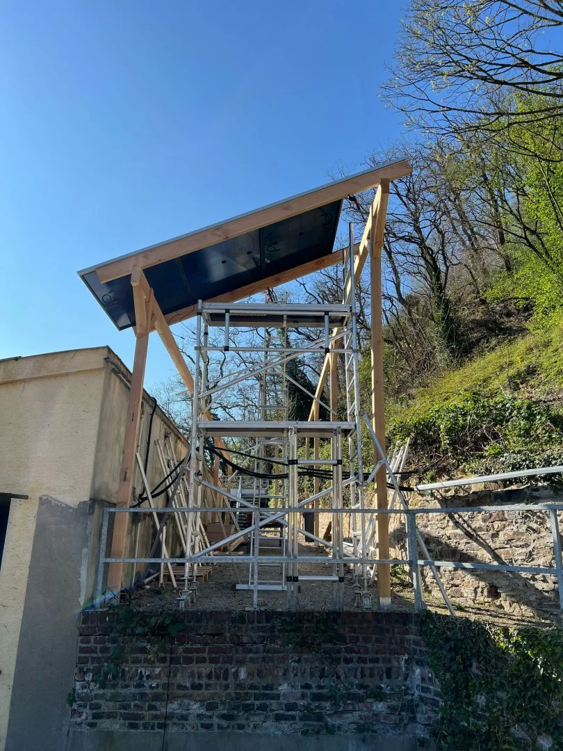 Carport-Bauprojekt mit Solardach in Bad Ems