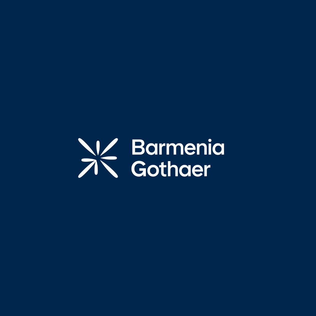 Logo der Barmenia Gothaer auf dunkelblauem Hintergrund, symbolisiert Versicherungslösungen und Finanzdienstleistungen.